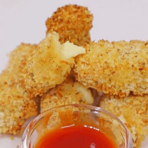 air fryer frozen mozzarella sticks featured