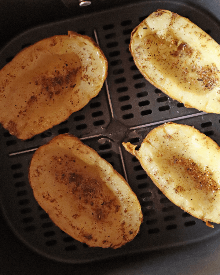 add seasoned potatoes to air fryer