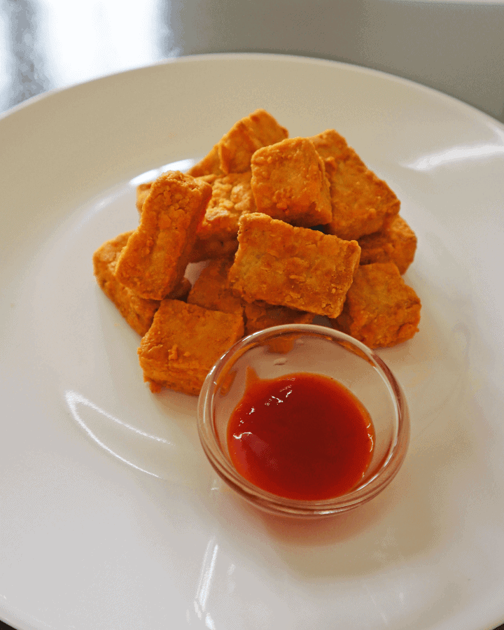 serve air fryer tofu with dipping sauce