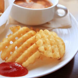 frozen waffle fries in air fryer featured