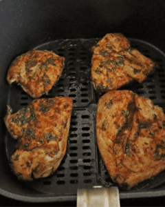 cook a frozen chicken breast in air fryer