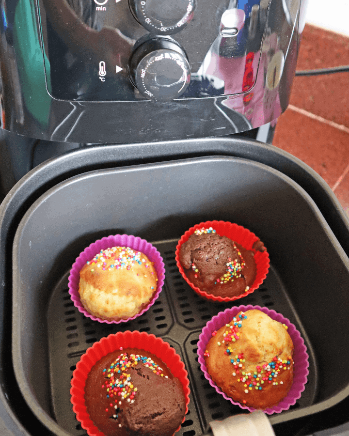 cupcakes in air fryer oven