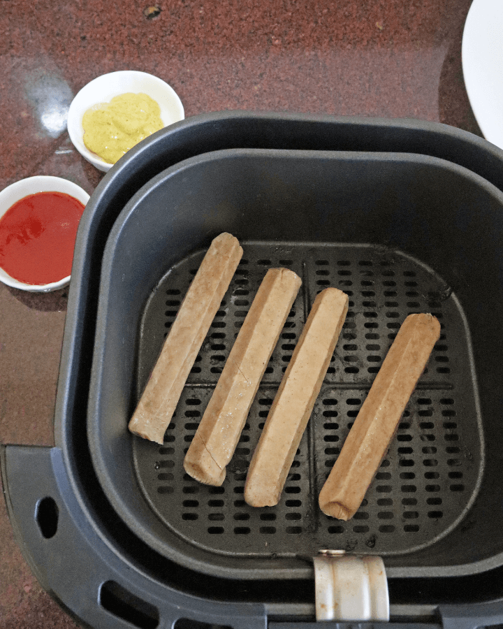 place frozen hot dogs in air fryer