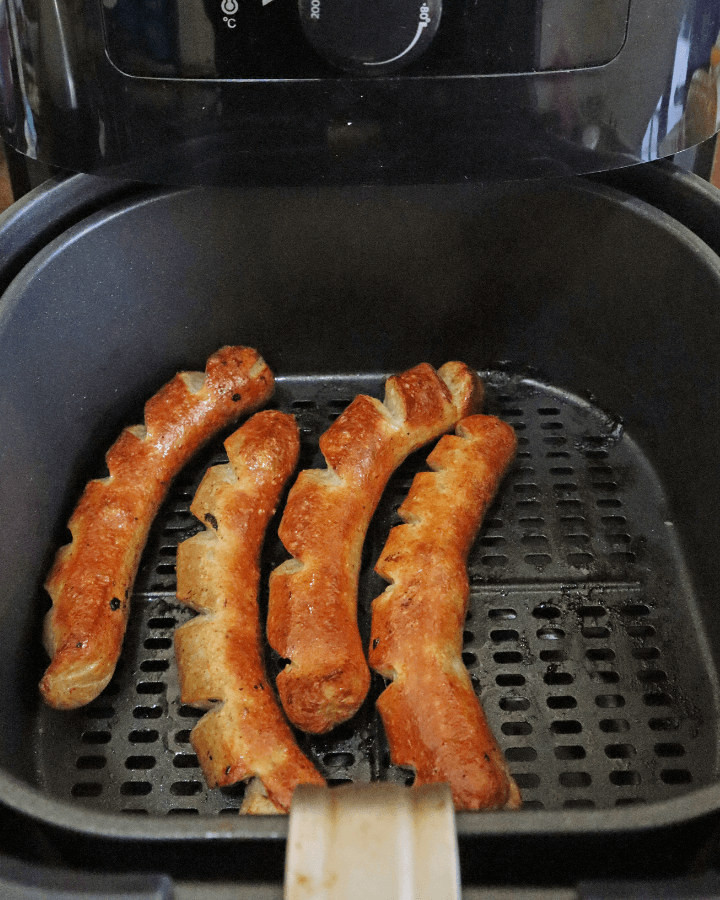 remove hot dogs from air fryer