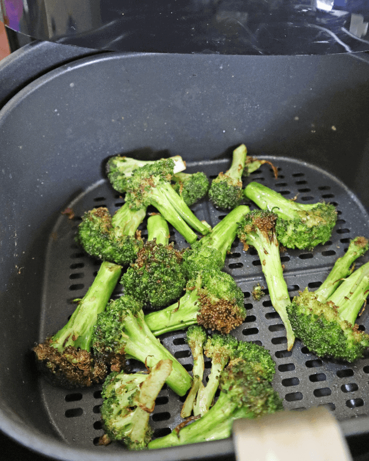 keto air fryer broccoli bites