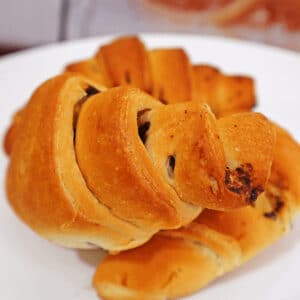 air fryer croissant featured