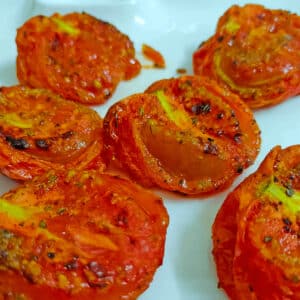 air fryer roasted tomatoes featured