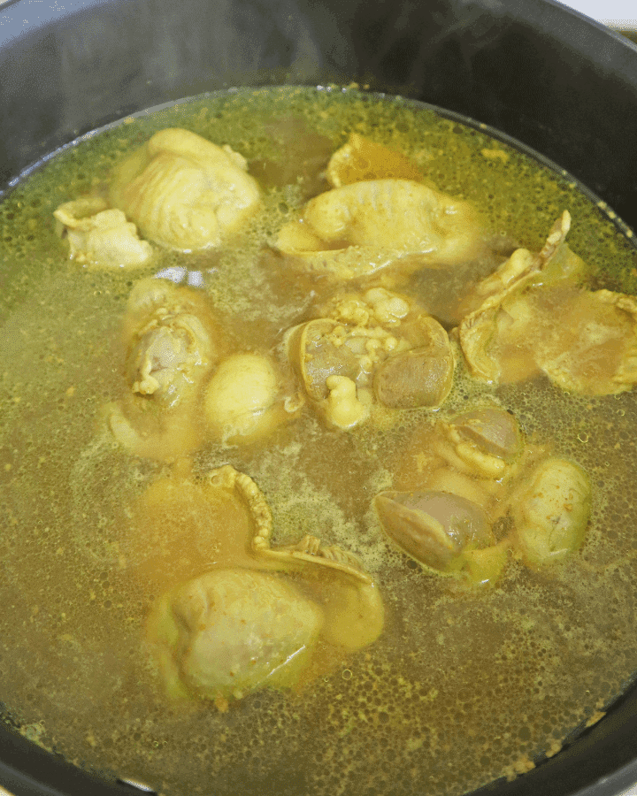 cook gizzards with turmeric water