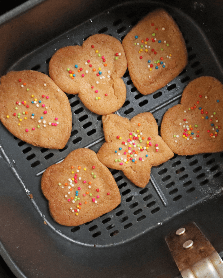 remove cookies from air fryer