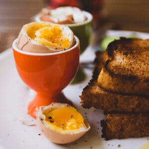 air fryer soft boiled eggs featured