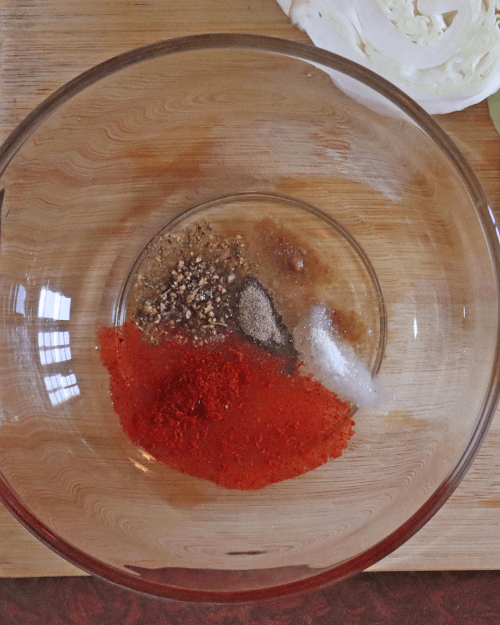 put spices in bowl