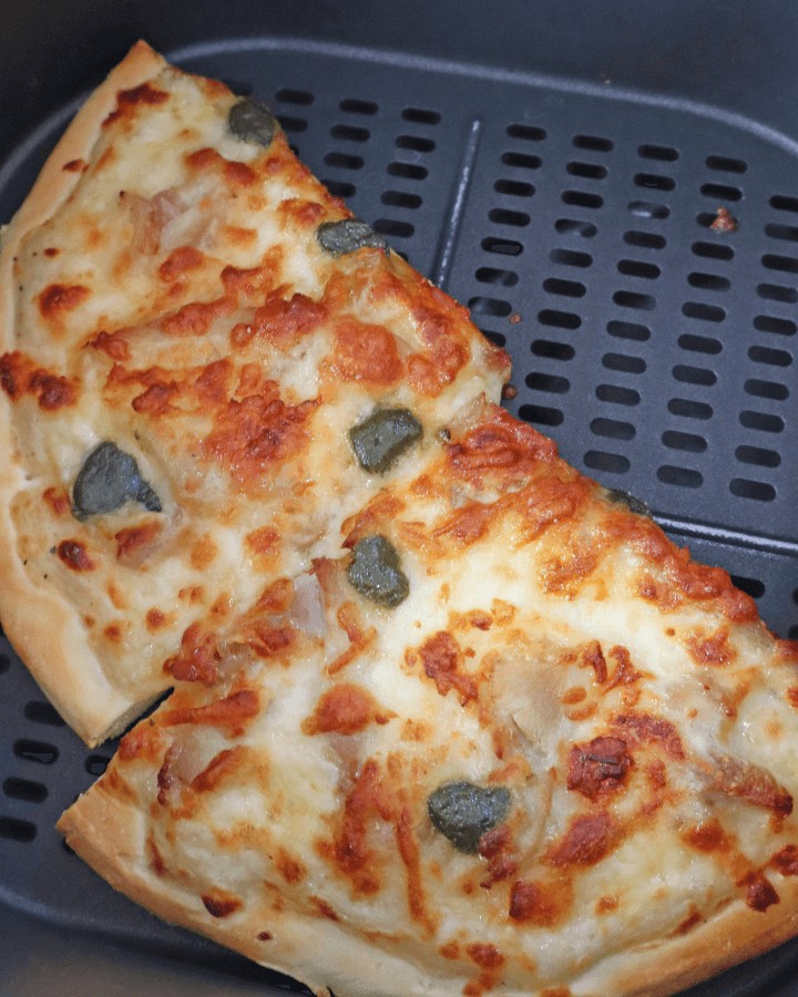 Reheating frozen pizza in air fryer