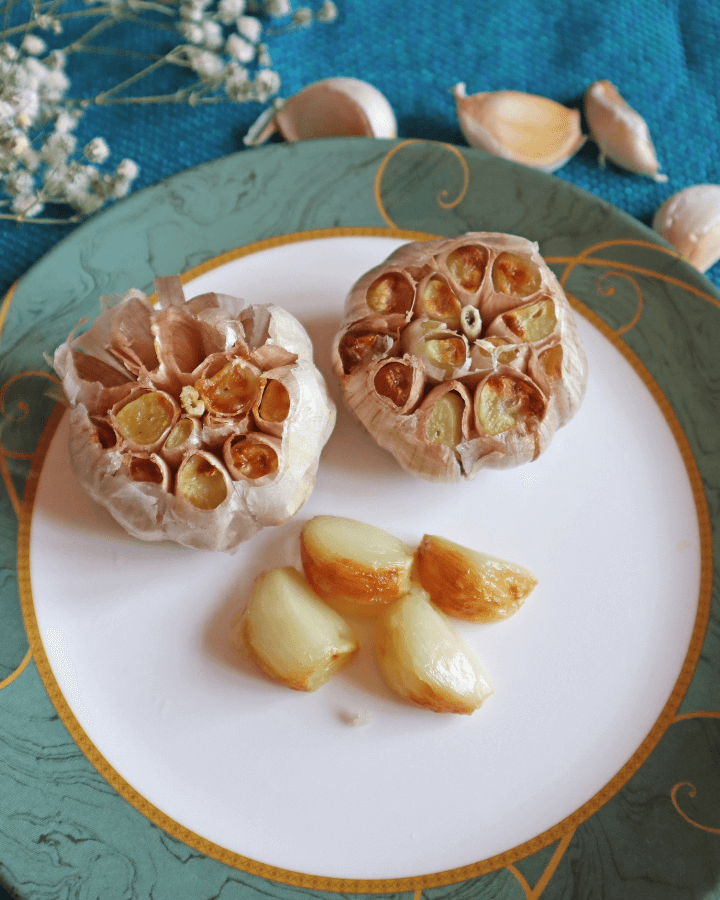 Roasted peeled garlic